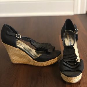 Steve Madden black wedge sandal
